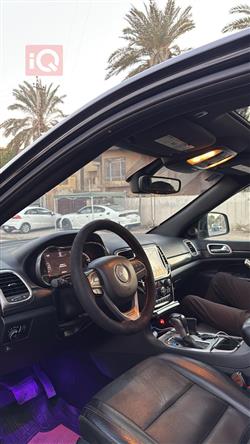 جیپ گراند شیرۆکی